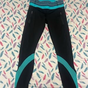 Lululemon Black and Teal Athletic Leggings 3/4